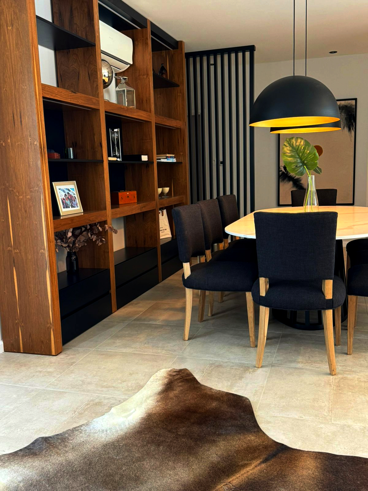 Comedor de Sueños: Petiribi, Laca Negra y Calacatta